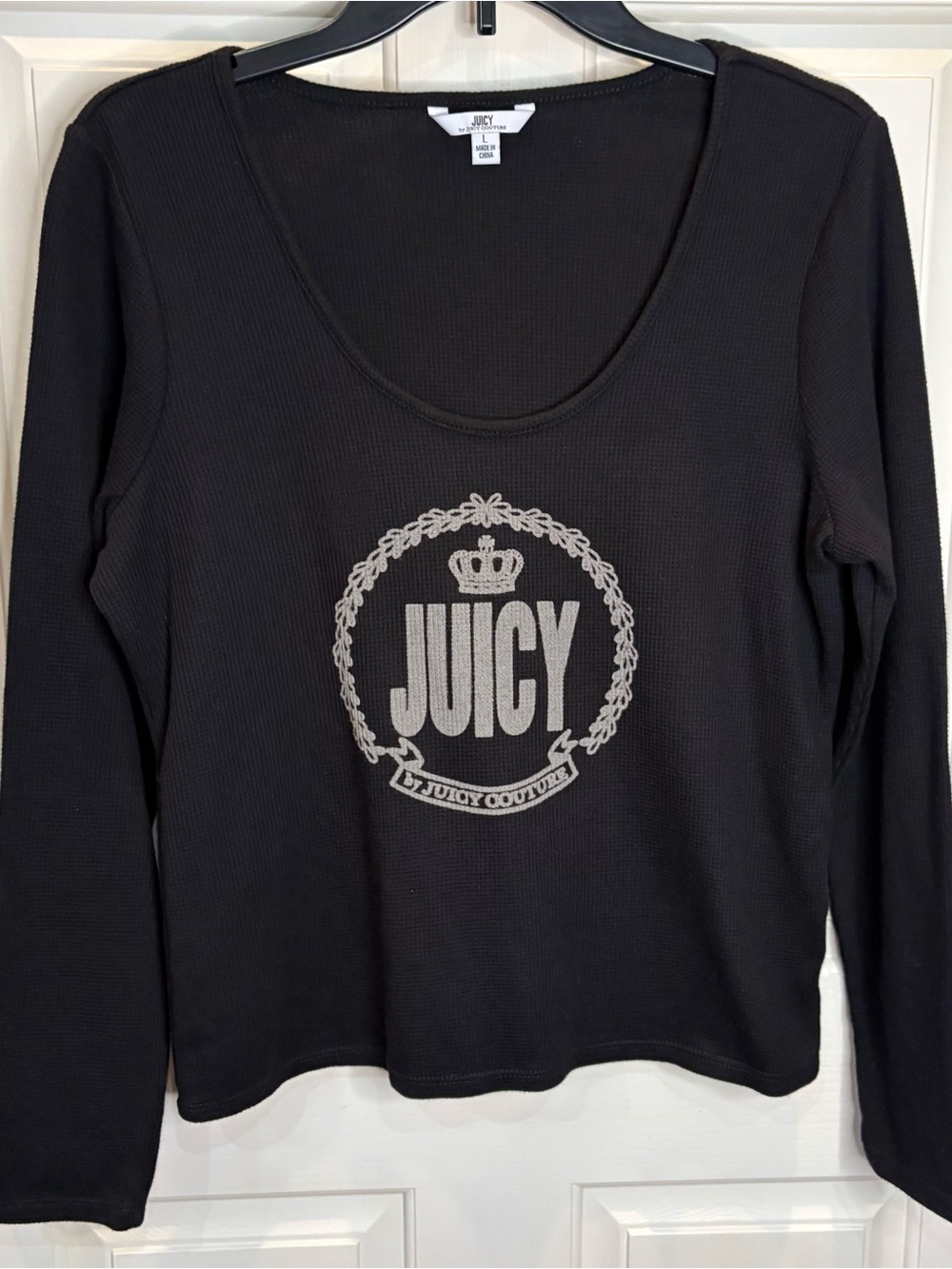 Juicy Couture Women’s Black Logo Scoop Neck Long Sleeve Knit Tee Sz L